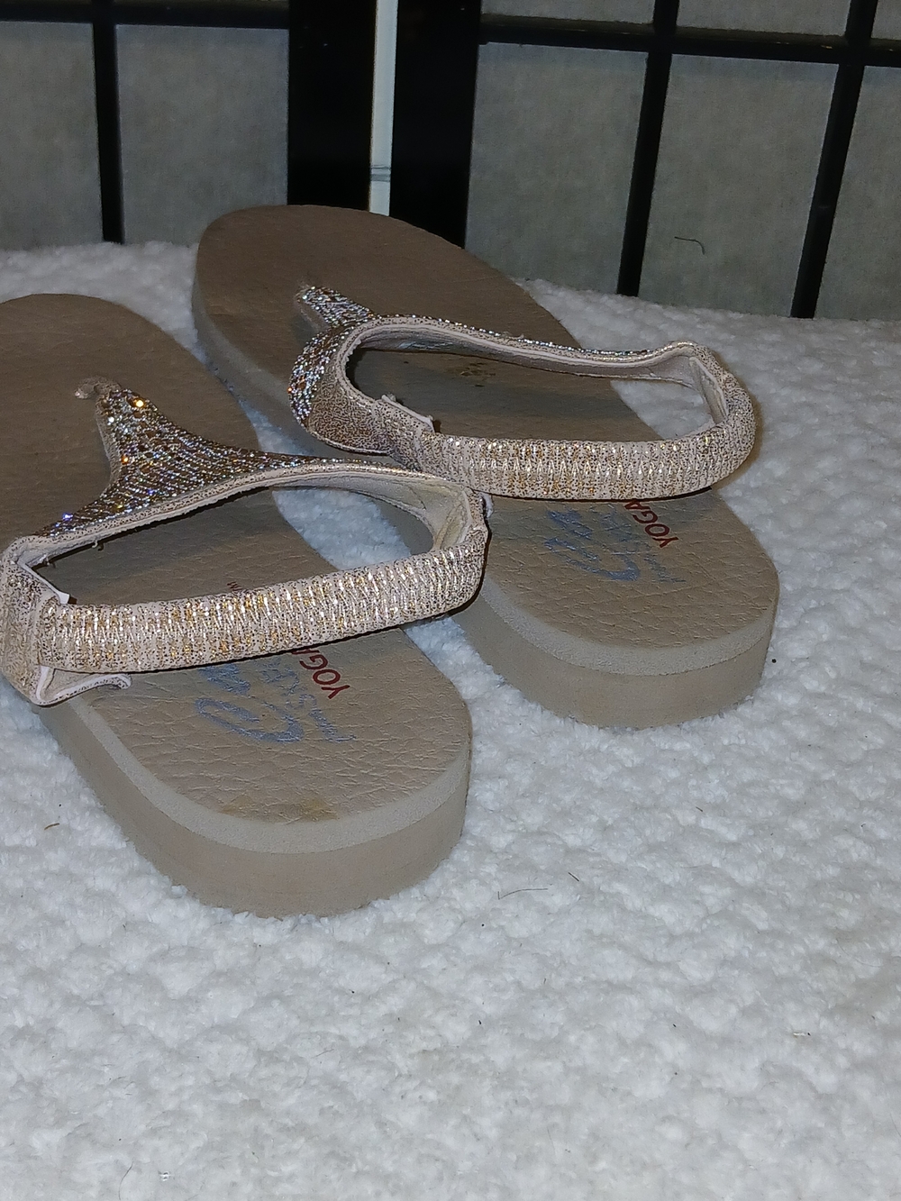 Skechers Women's Beige Rhinestone Thong Sandals - Picture 4 of 6